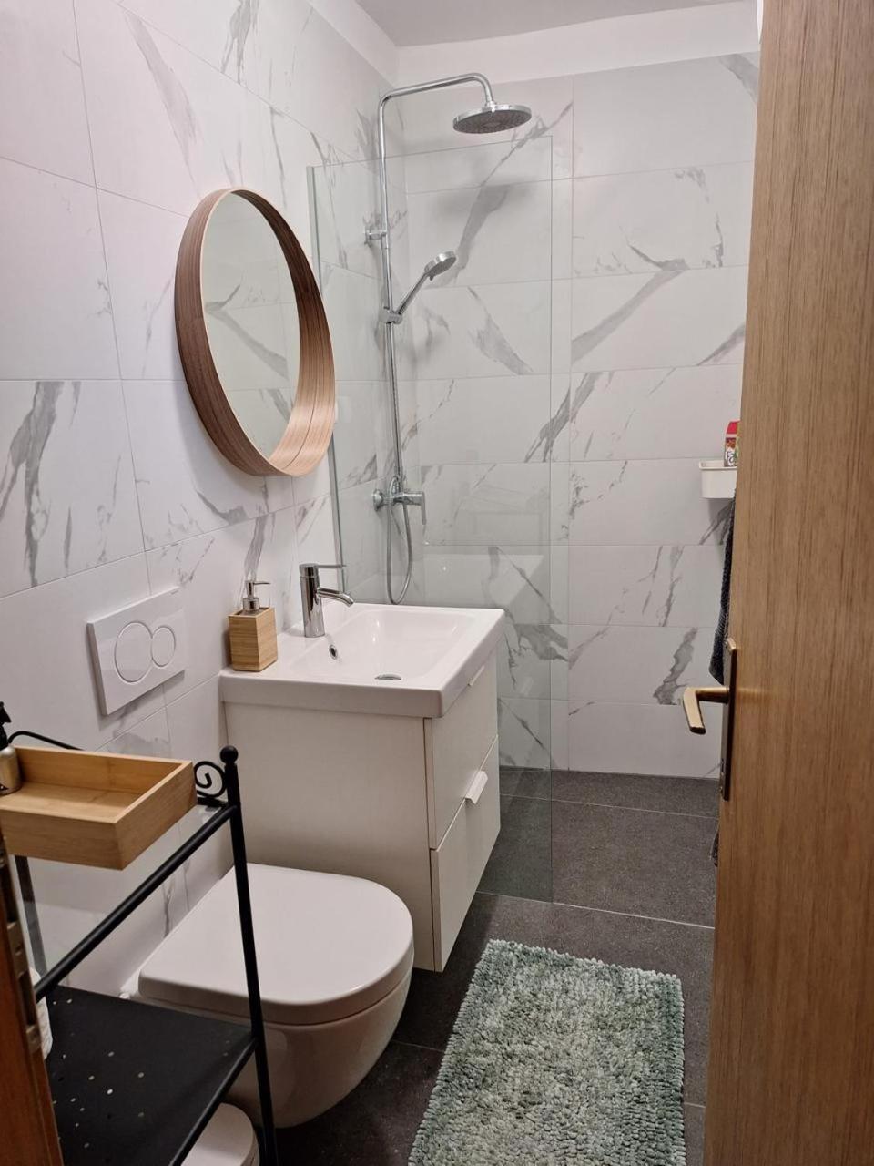 Avrora House Free Parking In Old Town Apartamento Liubliana Exterior foto